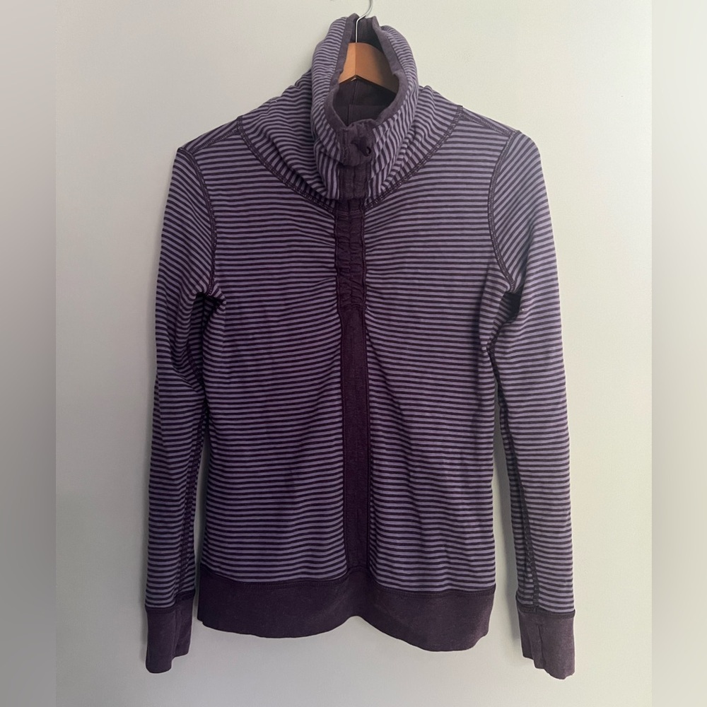 Lululemon In A Cinch Reversible Pullover Long Sleeve Deep Zinfandel Size 4